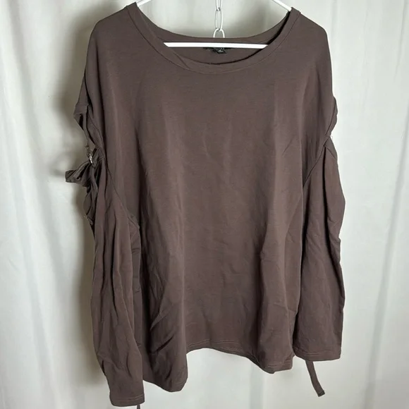 NWOT Very J Long Sleeved Top - Picture 1 of 4
